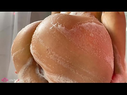 ❤️ Morena masturba o coño cun vibrador ata un orgasmo intenso na ducha ❤️ Vídeo de sexo en % gl.sexarxiv.ru % ❌